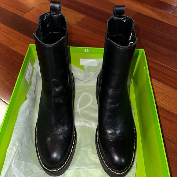 Sam Edelman Chelsea Boots - Picture 2 of 6